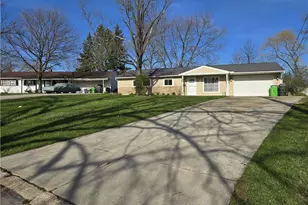 6279 Tonbridge Ct, Huber Heights, OH 44146 - Photo 2