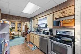 13 Prospect St, Bridgeport, OH 43912 - Photo 12