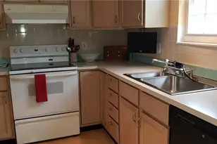 24690 Thicket Ln, Olmsted Falls, OH 44138 - Photo 12