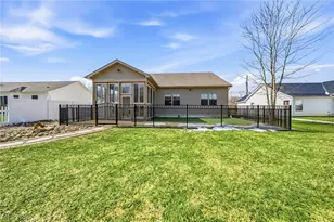 537 Rome Rock Creek Rd, Roaming Shores, OH 44084 - Photo 8