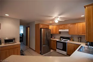 9332 Howland Springs Rd SE, Warren, OH 44484 - Photo 18