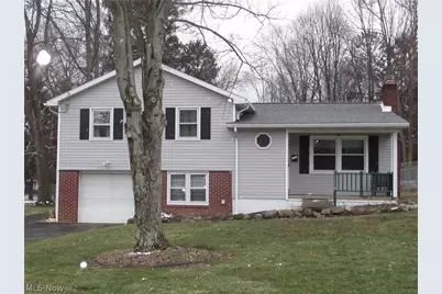 223 Fairview Avenue, Canfield, OH 44406 - Photo 2