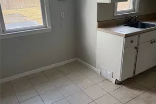 892 E 139th St, Loveland, OH 44110 - Photo 4