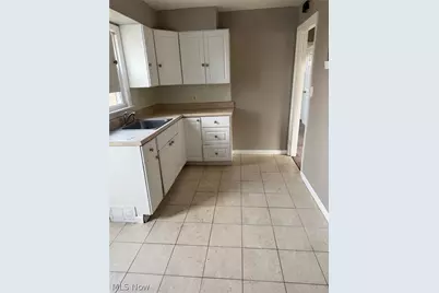 892 E 139th Street, Loveland, OH 44110 - Photo 2