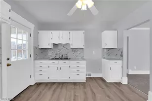 1026 W Fourth St, Lorain, OH 44052 - Photo 6