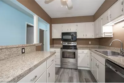 7184 N Brewster Place, Concord, OH 44077 - Photo 8