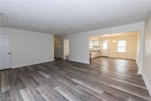 2033 Carlile Dr, Uniontown, OH 44685 - Photo 14