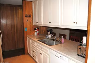 5743 Mills Creek Ln, North Ridgeville, OH 44039 - Photo 8