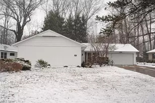 5743 Mills Creek Ln, North Ridgeville, OH 44039 - Photo 2