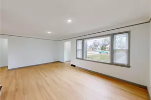 28507 Lakeshore Blvd, Willowick, OH 44095 - Photo 8