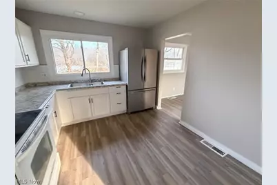 3232 Elmhill Drive NW, Warren, OH 44485 - Photo 10