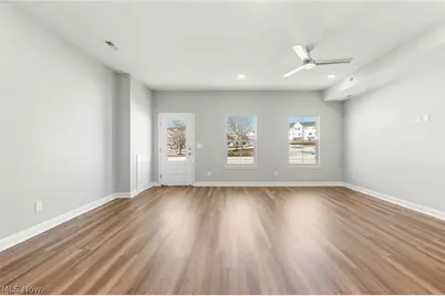 461 Harbor Lane, Lorain, OH 44052 - Photo 10