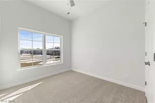 461 Harbor Ln, Lorain, OH 44052 - Photo 22