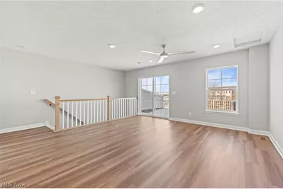 457 Harbor Lane, Lorain, OH 44052 - Photo 10