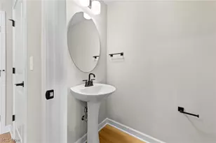 453 Harbor Ln, Lorain, OH 44052 - Photo 36