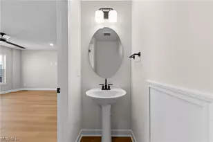 453 Harbor Ln, Lorain, OH 44052 - Photo 18