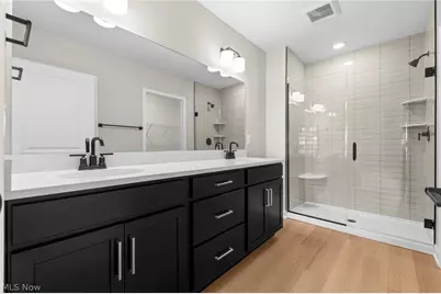 453 Harbor Lane, Lorain, OH 44052 - Photo 32