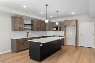 453 Harbor Ln, Lorain, OH 44052 - Photo 12