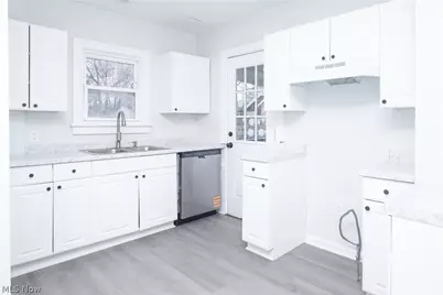 2462 Edwin Avenue, Akron, OH 44314 - Photo 8