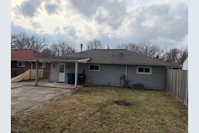 275 Lynne Drive, Sheffield Lake, OH 44054 - Photo 10