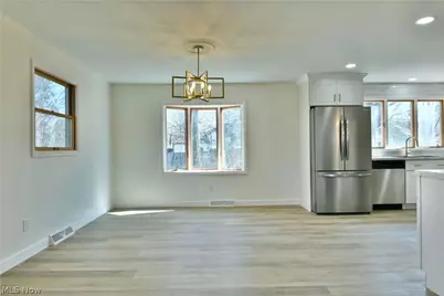 8351 Chesterton Drive, Youngstown, OH 44514 - Photo 18