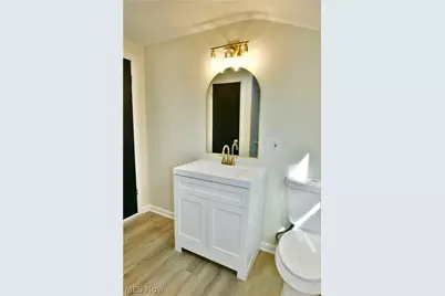 8351 Chesterton Drive, Youngstown, OH 44514 - Photo 20