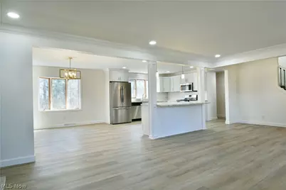 8351 Chesterton Drive, Youngstown, OH 44514 - Photo 12