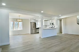 8351 Chesterton Dr, Youngstown, OH 44514 - Photo 12