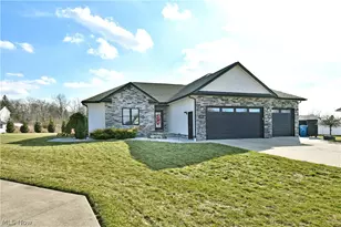 4885 Tree Line Trail, New Middletown, OH 44442 - Photo 2