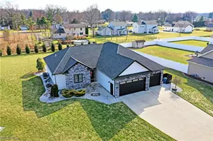 4885 Tree Line Trail, New Middletown, OH 44442 - Photo 4
