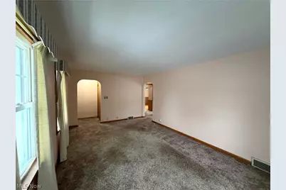 2229 Schneider Street NW, North Canton, OH 44720 - Photo 4