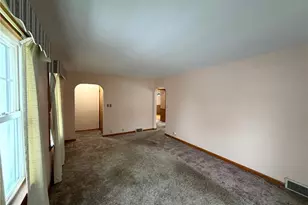 2229 Schneider St NW, North Canton, OH 44720 - Photo 4