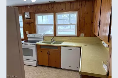 2229 Schneider Street NW, North Canton, OH 44720 - Photo 8