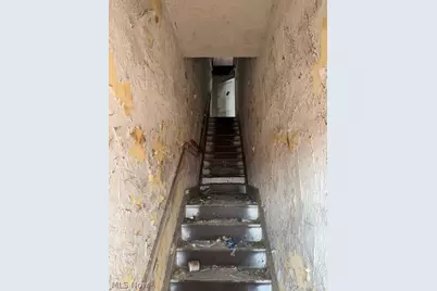 14201 Miles Avenue, Loveland, OH 44128 - Photo 32