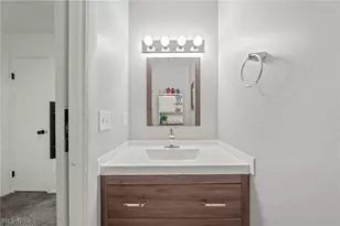 11686 Clubhouse Dr, North Royalton, OH 44133 - Photo 32