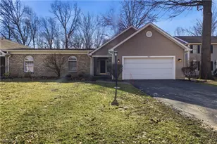 361 Hilltop Blvd, Canfield, OH 44406 - Photo 2