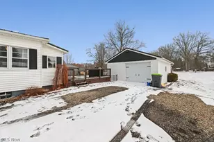 2420 Beechwood Ave NE, Alliance, OH 44601 - Photo 36