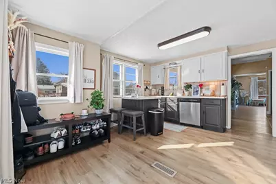 2420 Beechwood Avenue NE, Alliance, OH 44601 - Photo 8