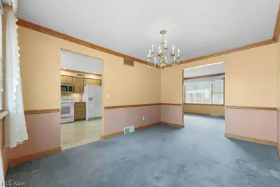 2761 Crompton N.E., Canton, OH 44721 - Photo 14
