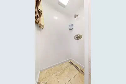 2761 Crompton N.E., Canton, OH 44721 - Photo 26