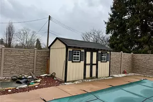 3945 Mill Dr, Zanesville, OH 43701 - Photo 16