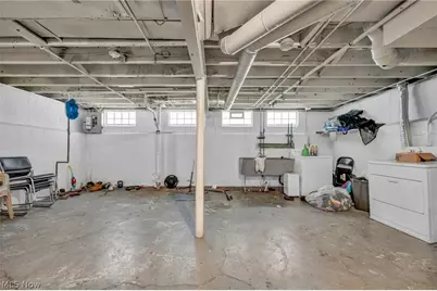 515 E 250th Street, Euclid, OH 44132 - Photo 32