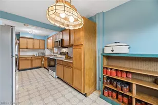 1091 Collinwood Ave, Akron, OH 44310 - Photo 8