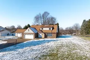 61 Hillside Dr, Dalton, OH 44618 - Photo 2