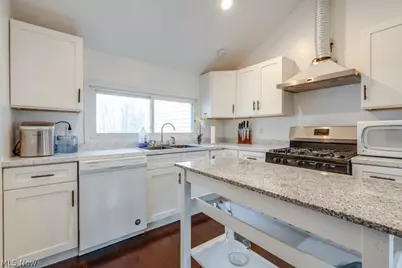 6095 Bell Avenue, Hubbard, OH 44425 - Photo 2