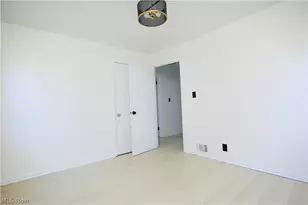13410 Hathaway Rd, Garfield Heights, OH 44125 - Photo 18