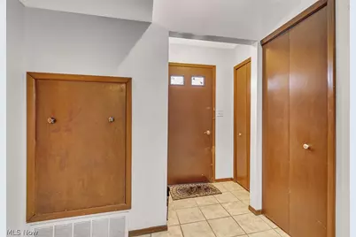 1689 Walnut Lane #5, Rocky River, OH 44116 - Photo 2