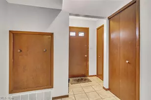 1689 Walnut Ln, Rocky River, OH 44116 - Photo 2
