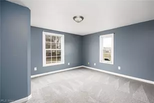 918 Raymond Ave, Barberton, OH 44203 - Photo 20