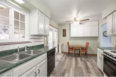 837 Jamestown Avenue, Elyria, OH 44035 - Photo 8